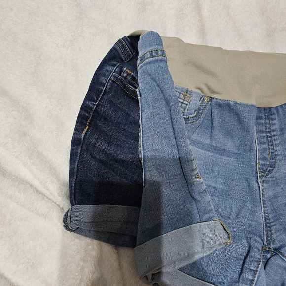 Maternity shorts size small - Picture 4 of 5